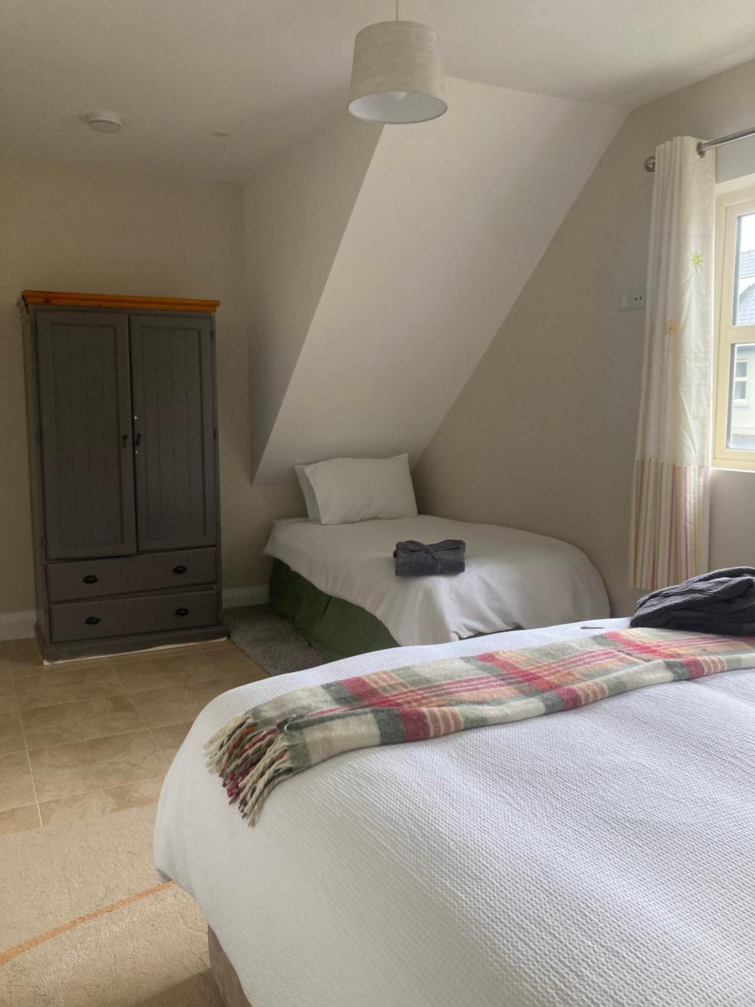 Luxury Country Escape Apartment Ennis Exterior foto