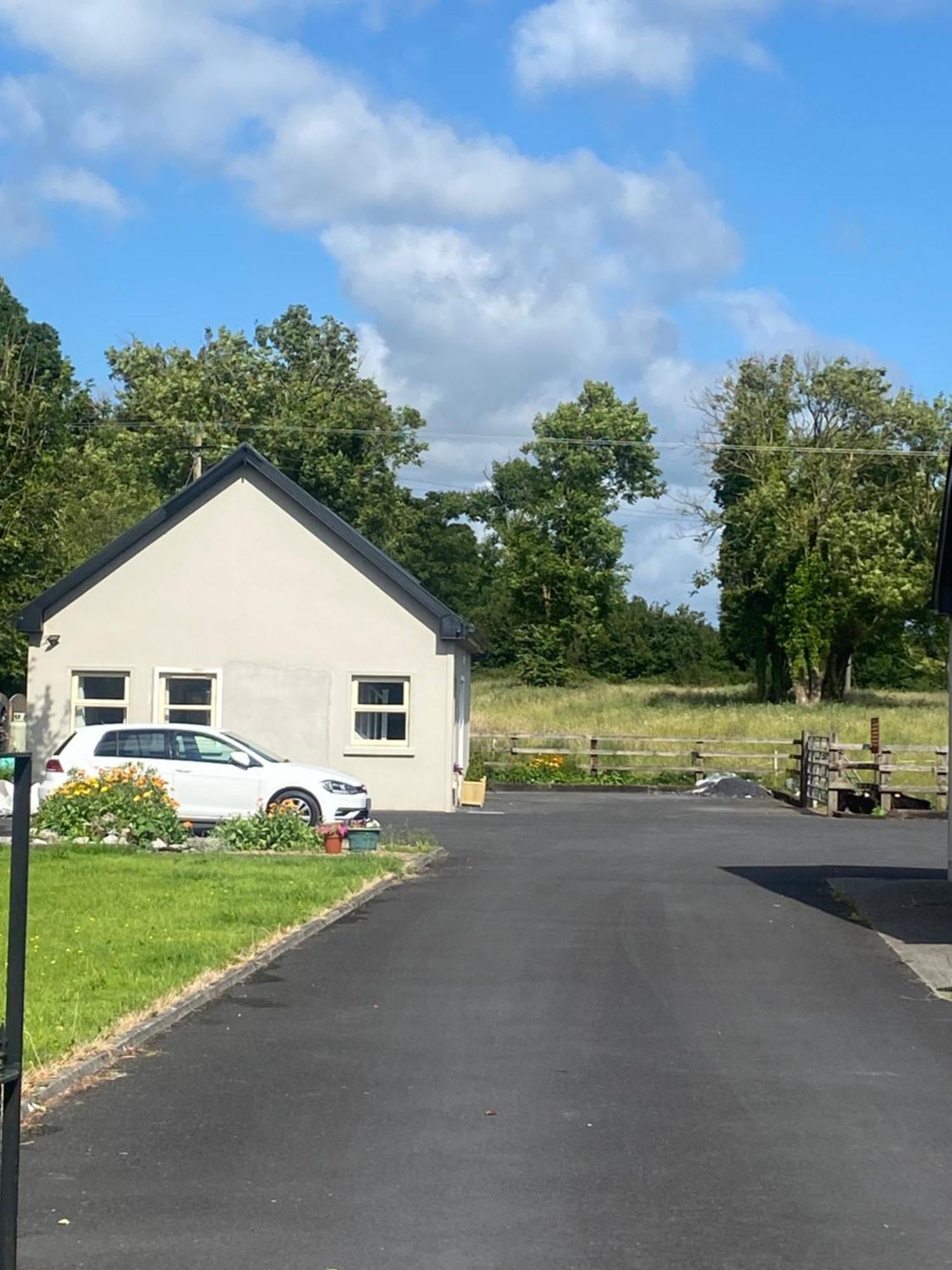 Luxury Country Escape Apartment Ennis Exterior foto